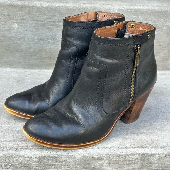 Lucky Brand Dual Zip Leather Ankle Boots Size 7.5/8 - Picture 3 of 9